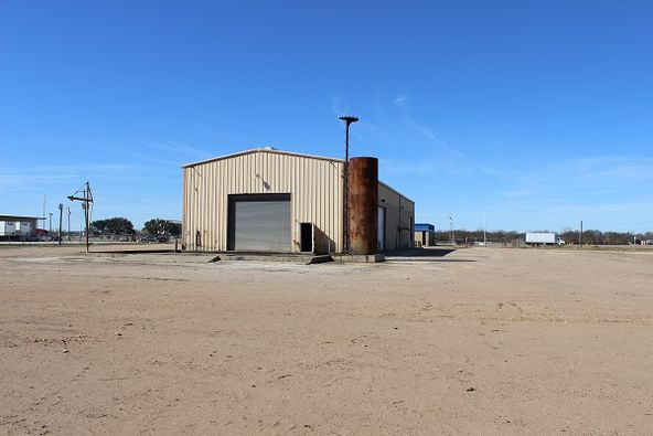 6204 Us Hwy 59 N, Victoria, TX 77905
